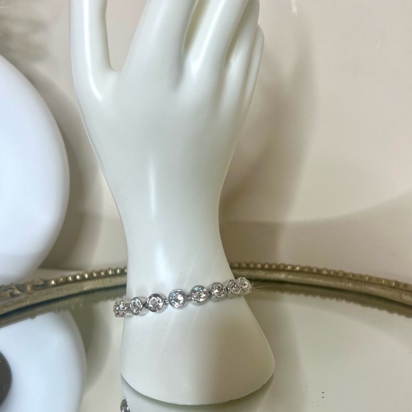 STAINLESS STEEL BEZEL SET CUBIC ZIRCONIA 7 INCH BRACELET - Picture 4 of 4